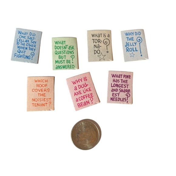 1970 Miniature Two Sided Jokes Silly Vintage Doll House - Picture 1 of 2